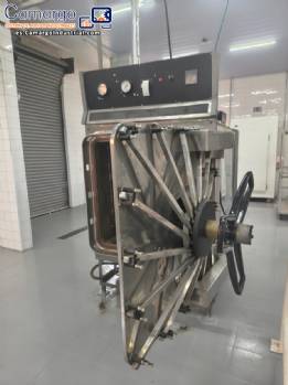 Industria dedicada a la fabricaci�n de alimentos naturales para mascotas esterilizados en autoclave, envasados   en frascos y latas, con una capacidad de 3 toneladas diarias.