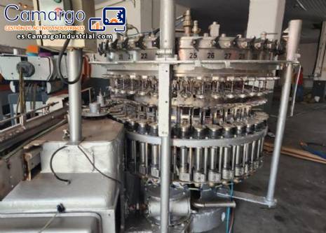 M�quina de llenado rotativa de acero inoxidable para bebidas carbonatadas y refrescos, 60 boquillas, KHS con lavadora Zegla.