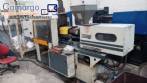 M�quina de moldeo por inyecci�n para ollas y tapas de PS de 80 toneladas Himaco con enfriador Refrisat