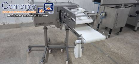 M�quina formadora y porcionadora autom�tica Handtmann RF440 para alb�ndigas, hamburguesas y productos moldeados.