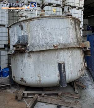 Batidora de acero inoxidable con capacidad de 10.000 litros y motor de 7,5 HP.