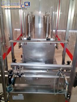 Llenadora lineal y roscadora autom�tica