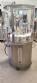 Enroscadora de botellas y tarros con sistema automtico de alimentacin de tapones