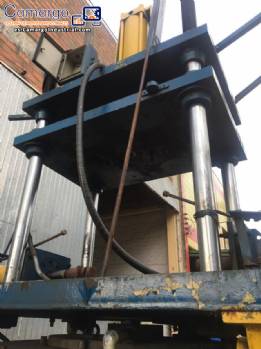 M�quina de moldeo por inyecci�n de aluminio a baja presi�n DJ Fornos