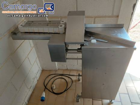 M�quina atadora de embutidos Perini de acero inoxidable, 500 kg por hora.
