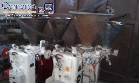 Dosificador de rellenos para l�nea de dulces Hansella