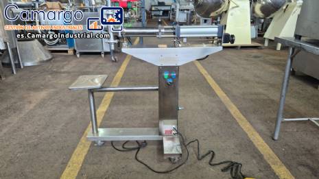 M�quina semiautom�tica de llenado de l�quidos de acero inoxidable con 1 boquilla.