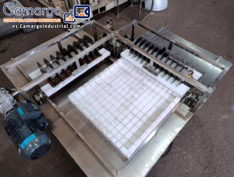 Mesa de corte de dulces semiautom�tica de acero inoxidable.