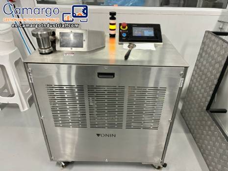 Molino de bolas Vonin SferaOne de 25 kg para refinar pastas y rellenos de chocolate.