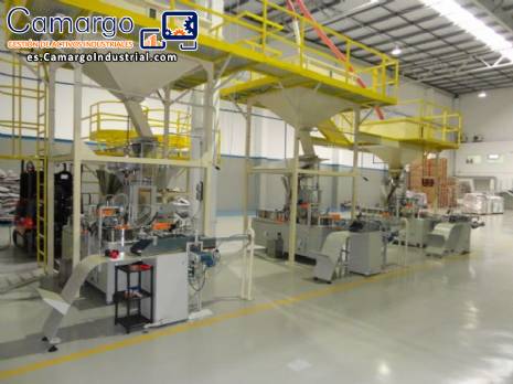 Máquina envasadora de papel Embrapac ECPF-VL para harina de trigo, maíz y sémola de maíz. Máquina envasadora de papel Embrapac ECPF-VL para harina de trigo, maíz y sémola de maíz.